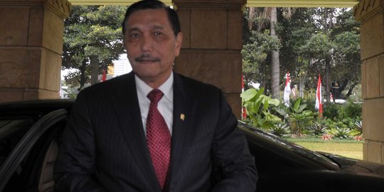 Cerita Luhut semobil sama Jokowi tak diberitahu soal rotasi menteri