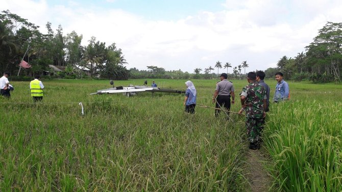 pesawat latih pipper warior jatuh di cilacap