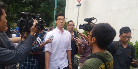 Disebut suap karyawan Oliver buat meracun Mirna, suami lapor polisi