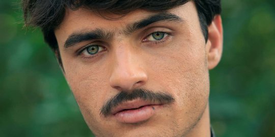 Sosok Arshad Khan, penjual teh berwajah tampan asal Pakistan