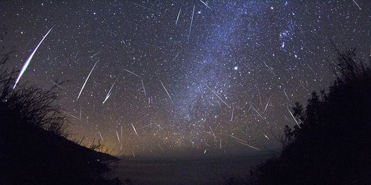 Nanti malam masyarakat Indonesia bisa nikmati hujan meteor Orionid!