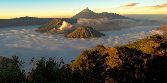 Status Gunung Bromo waspada, masyarakat boleh mendekat radius 1 km