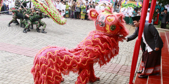 Atraksi barongsai warnai peringatan Hari Santri di Kota Semarang