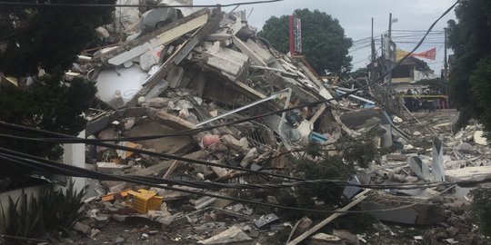 Begini penampakan hancurnya bangunan PHD dan Alfamidi pasca ledakan