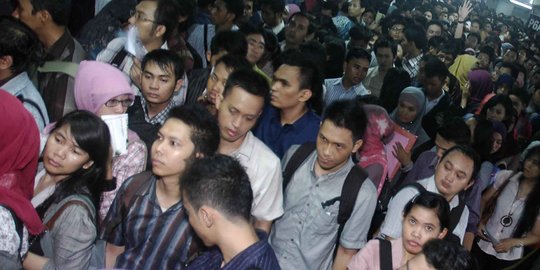 Dua tahun Jokowi-JK, 56% warga menilai pengangguran semakin tinggi
