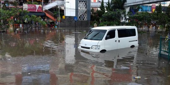 Bantu warga, Ade justru tewas terseret arus banjir di Bandung