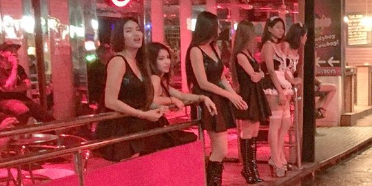 Belum sebulan raja mangkat, bisnis esek-esek Thailand kembali aktif