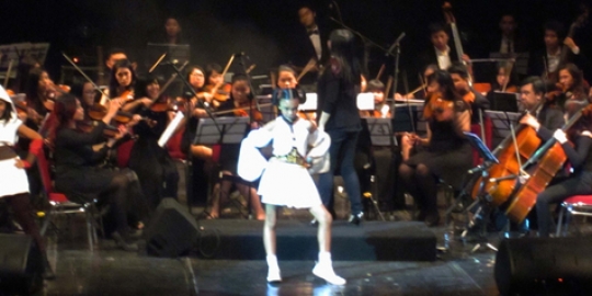 Tampil perdana diiringi orkestra, anak Nola B3 bangga
