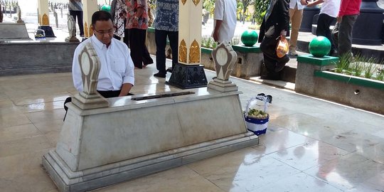 Pulang ke Yogyakarta, Anies ziarah ke makam Jenderal 
