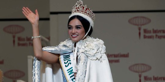 Model 24 tahun Filipina raih Miss International 2016