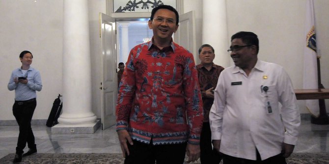 Hari pertama jadi Plt Gubernur, Sony bingung tak ada warga mengadu