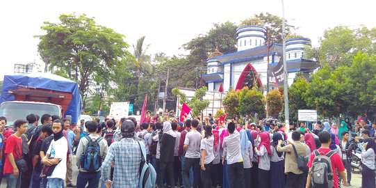 Mahasiswa di Makassar kritik Jokowi soal maraknya 