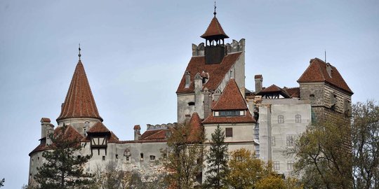 Menelusuri angkernya istana drakula di Rumania