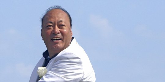 ajak 6400 karyawan liburan ke prancis rev1