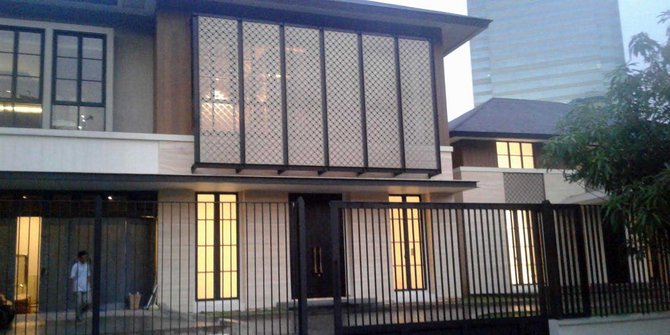 Megahnya rumah SBY dari negara sampai dibuatkan lift 