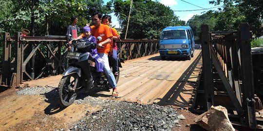 Pembangunan jembatan penghubung Parung-Pamulang mangkrak