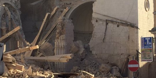 Italia diguncang gempa 6,6 SR, gedung-gedung roboh