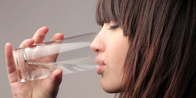 Kenapa saat flu disarankan untuk banyak minum air?