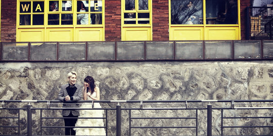 Jangan cuma disimpan, manfaatkan foto pre-wedding dengan 7 cara ini