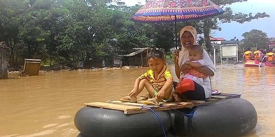 Banjir rendam 5 kecamatan di Bandung, ribuan orang mengungsi