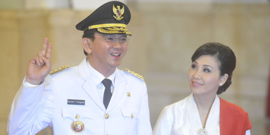 Dicium warga saat blusukan, Ahok sebut 'Lebih berasa ciuman Bu Vero'