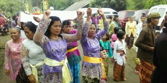 Menengok perayaan pujawali Umat Hindu di Klinting Pura Giri Kendeng