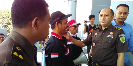 Warga Makassar mengadu tanahnya dirampas negara