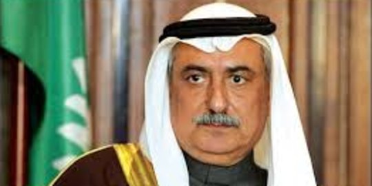Pendapatan minyak anjlok, Saudi pecat menteri keuangan
