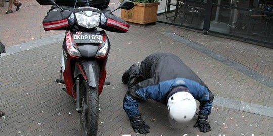 Bule mudik ke Belanda naik motor, habiskan waktu 3 bulan 4 hari