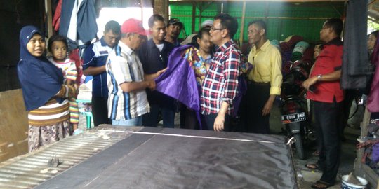 Djarot borong kasur 4 warna partai pengusung