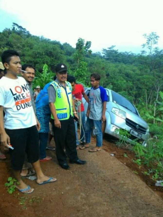 Usai antar wanita misterius mobil  tiba tiba berada di 