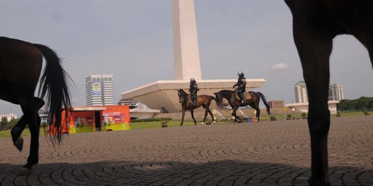 Pedagang Lenggang Jakarta Monas tetap jualan meski ada demo Ahok