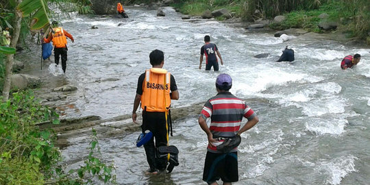 Santri asal Jombang hanyut terbawa aliran Sungai Brantas