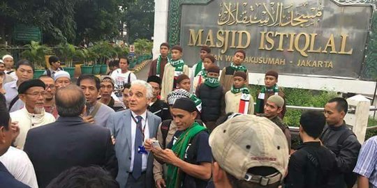 Fotonya di kerumunan pendemo Ahok viral, ini jawaban Dubes Turki