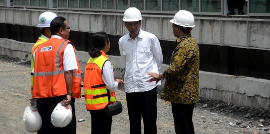 Jokowi cuek saat berkali-kali ditanya soal demo 4 November