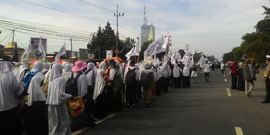 HTI ajak anak-anak demo Ahok di Surabaya