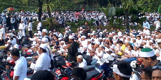 Saat dua reporter asing jadi primadona pendemo depan Istana