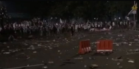 Demo depan Istana rusuh, Paspampres dan TNI bersenjata siaga