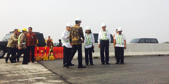 Molor 22 tahun, Tol Becakayu dipastikan Jokowi beroperasi Maret 2017