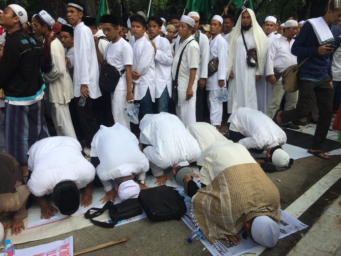 punk muslim demo ahok