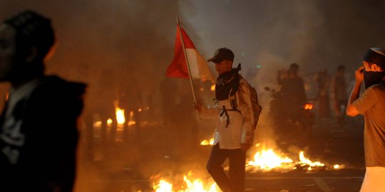 Ini kronologi lengkap demo Ahok berujung ricuh versi polisi