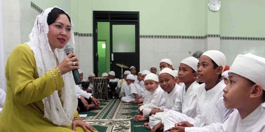 Blusukan ke Tebet, istri Djarot banyak dicurhati warga