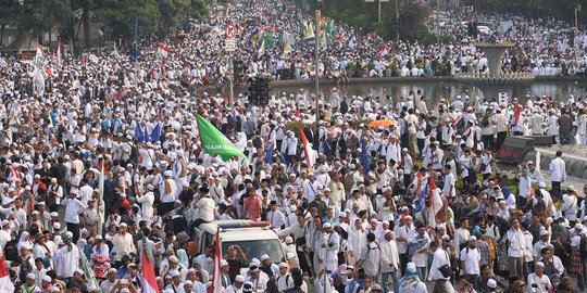 Sentilan pedas ke Jokowi pasca demo Ahok