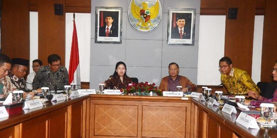 Menko PMK sebut penyaluran bansos non-tunai lebih efektif