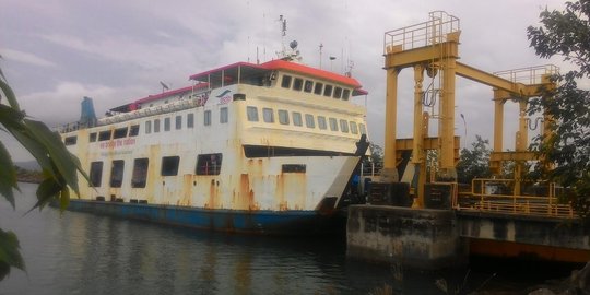 Kapal rusak, penumpang terlantar di pelabuhan Banda Aceh