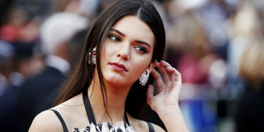 Ini resep ampuh Kendall Jenner dalam mengobati jerawat