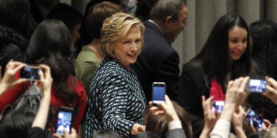 Hillary Clinton dilaporkan ucapkan selamat kepada Donald Trump