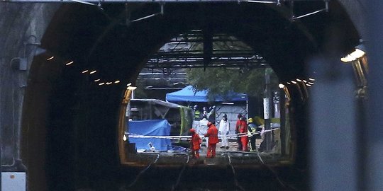 Trem terguling di Inggris, 5 tewas dan puluhan luka-luka