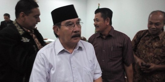 Bebas dari penjara, Antasari Azhar teriakkan 'merdeka'