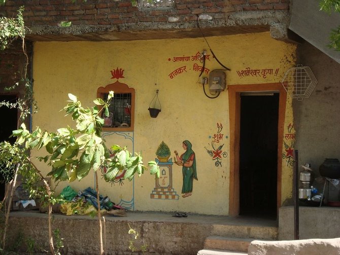 rumah tak berpintu di shani shingnapur india
